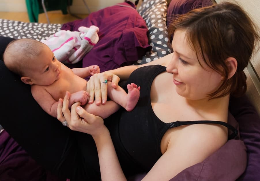 Introducing a Bottle to a Breastfed Baby: Timing and Technique