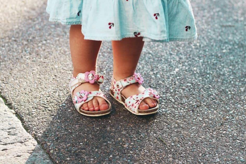 First Steps to Confident Walking: How Toddler Walking Develops